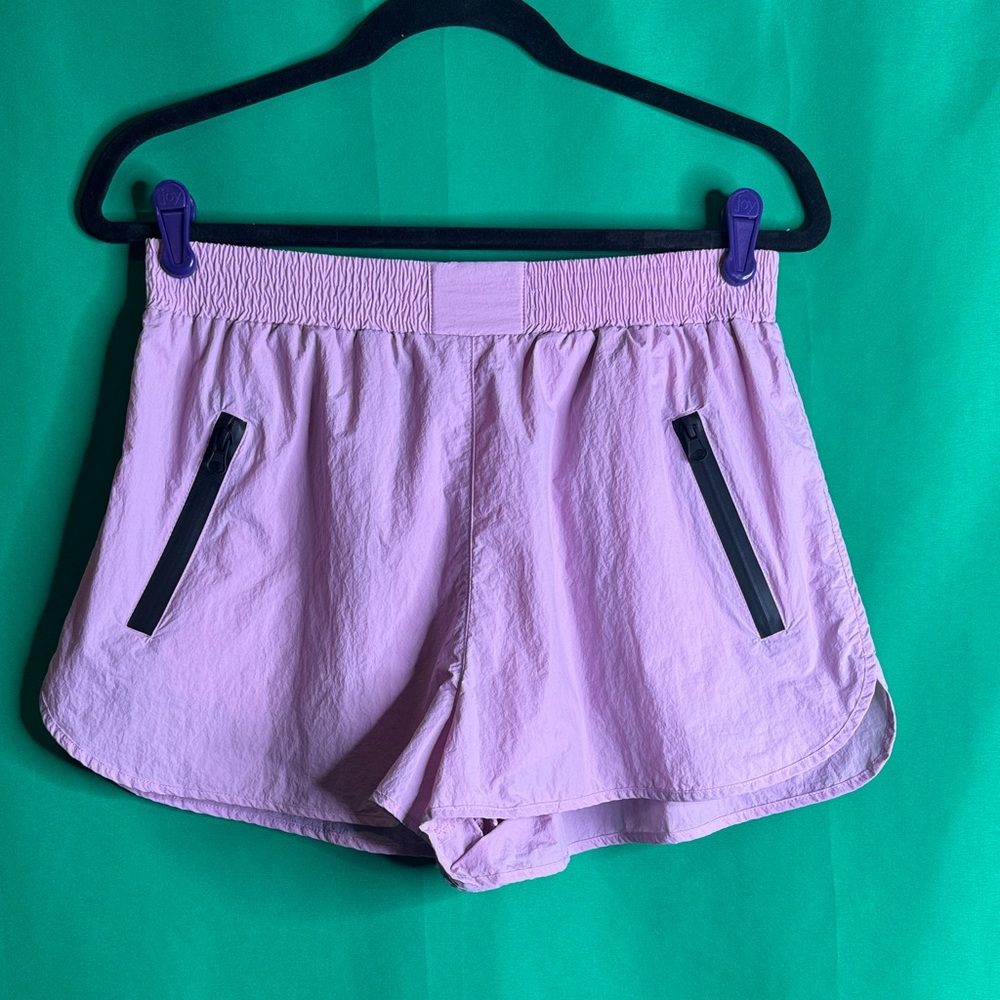 Zara athletic shorts. Mesh liner. Zip pockets. Size medium. EUC